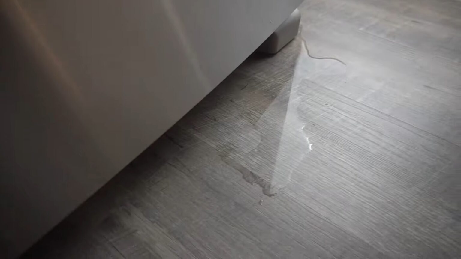 How to Fix a Leak in My Refrigerator Glass Door A StepbyStep Guide